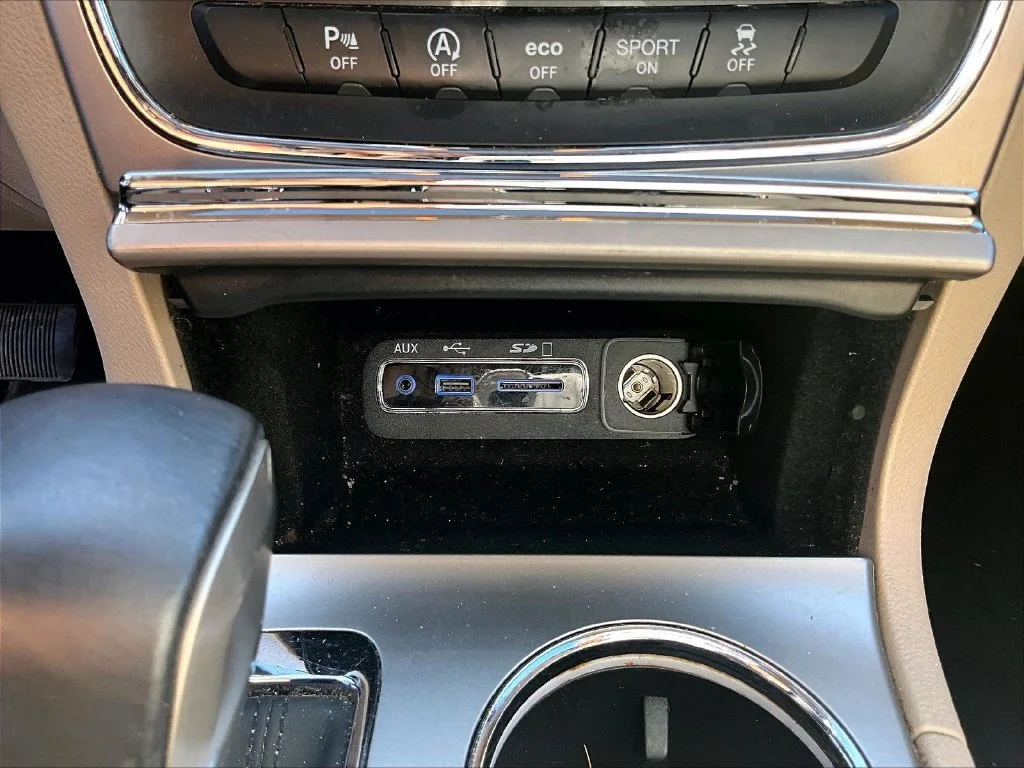 Used 2017 Black Jeep Limited image 25
