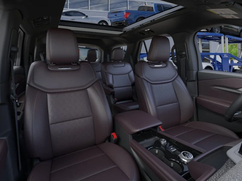 New 2026 Star White Metallic Tri-Coat Ford Platinum™ image 10