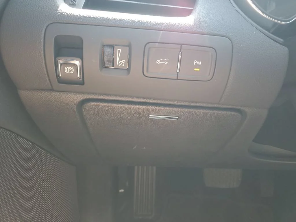 Used 2019 CAJUN RED TINTCOAT Chevrolet LT image 23