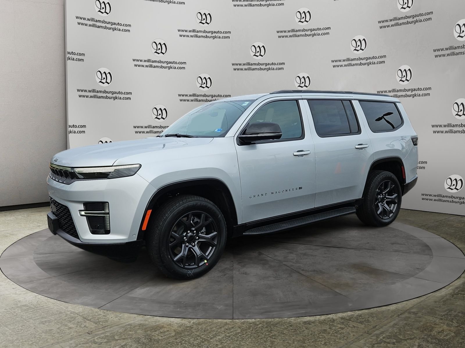 New 2026 Silver-Zynith Exterior Paint Jeep Limited Altitude image 1