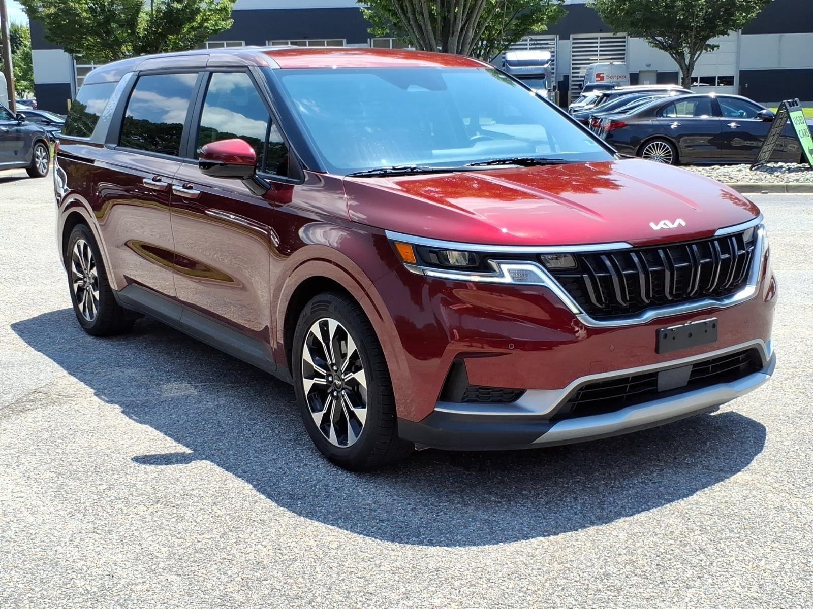 Used 2024 Flare Red Kia EX image 5