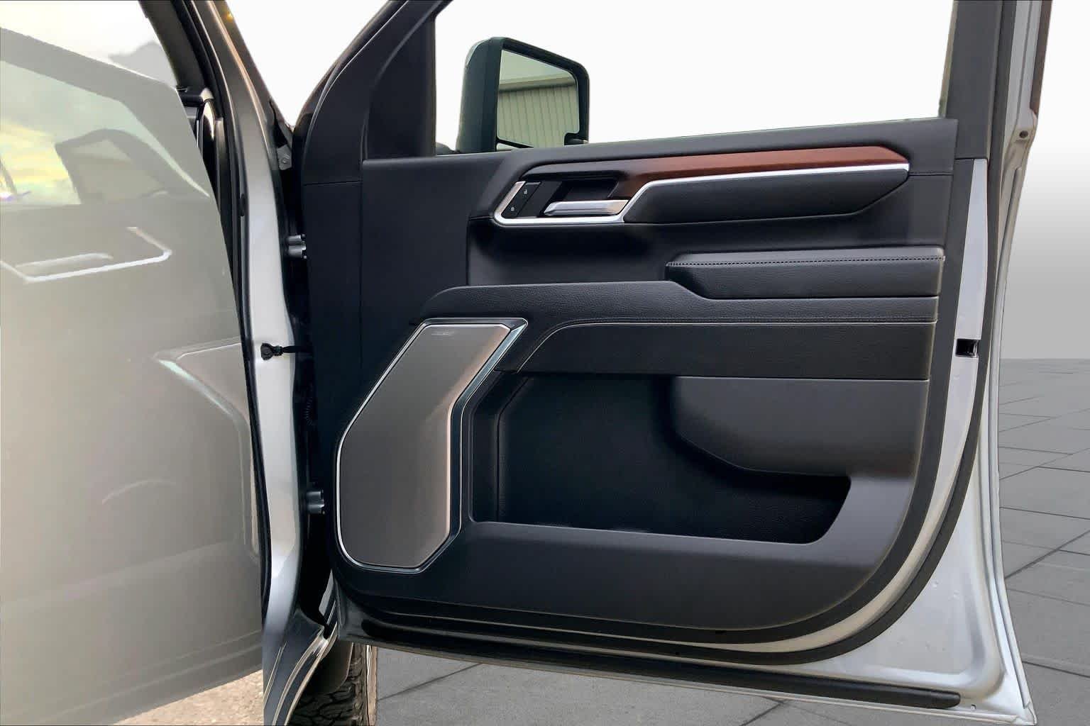 Used 2024 Sterling Metallic GMC Denali image 23
