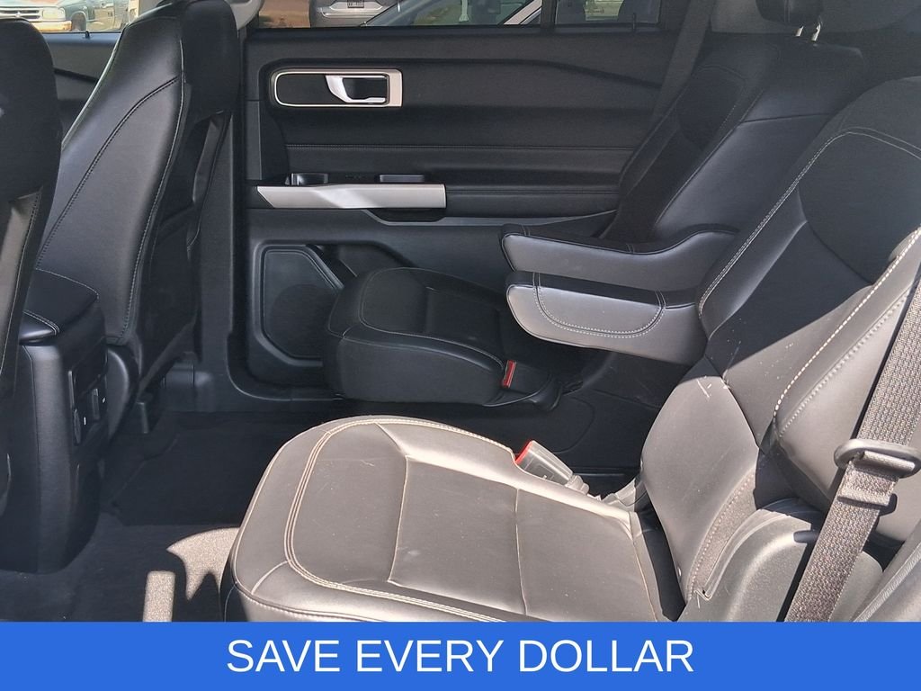 Used 2023 Silver Ford XLT image 14