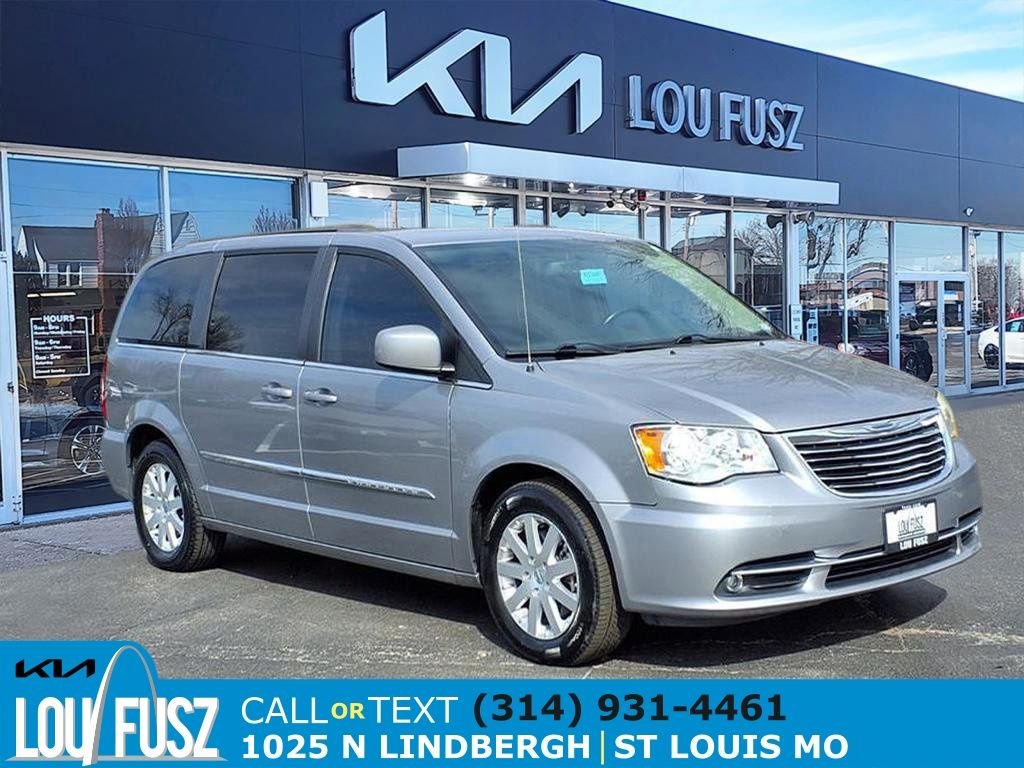 2016 Chrysler Town & Country Touring