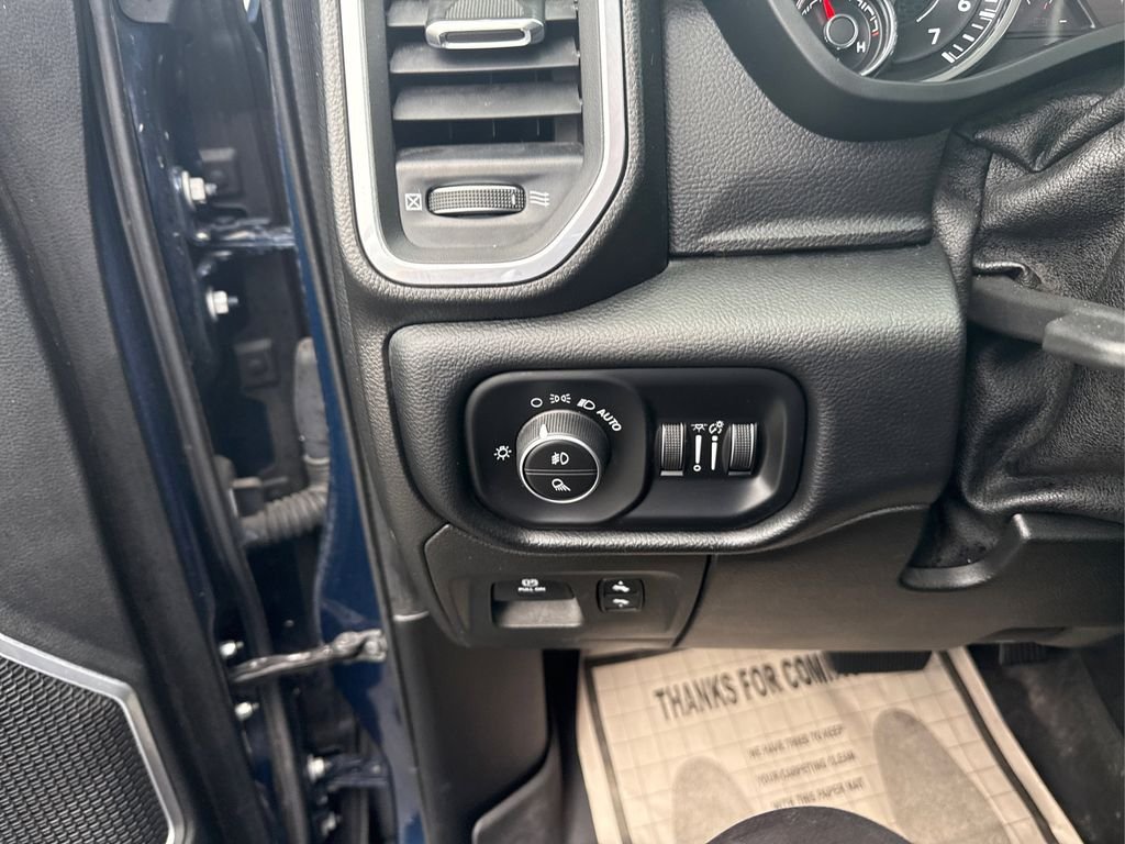 Used 2019 Patriot Blue Pearlcoat Ram Laramie image 15