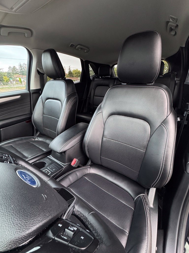Used 2022 Black Metallic Ford SEL image 34