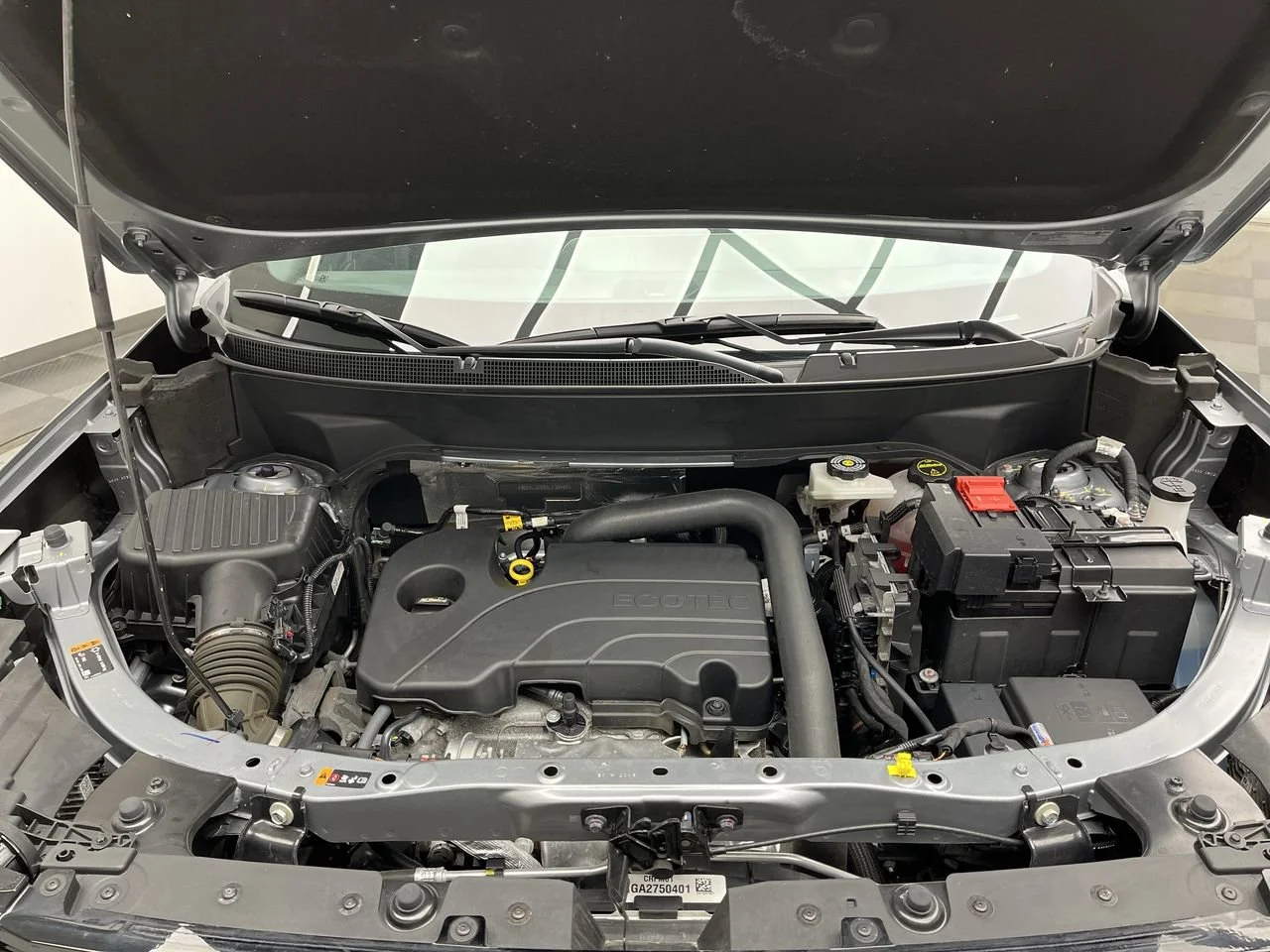 Used 2025 Sterling Metallic GMC Elevation image 25
