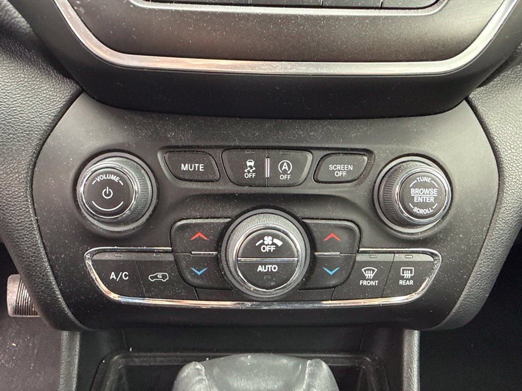 Used 2022 Black Jeep Trailhawk image 31