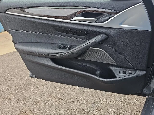 Used 2023 Gray BMW 530e iPerformance image 25