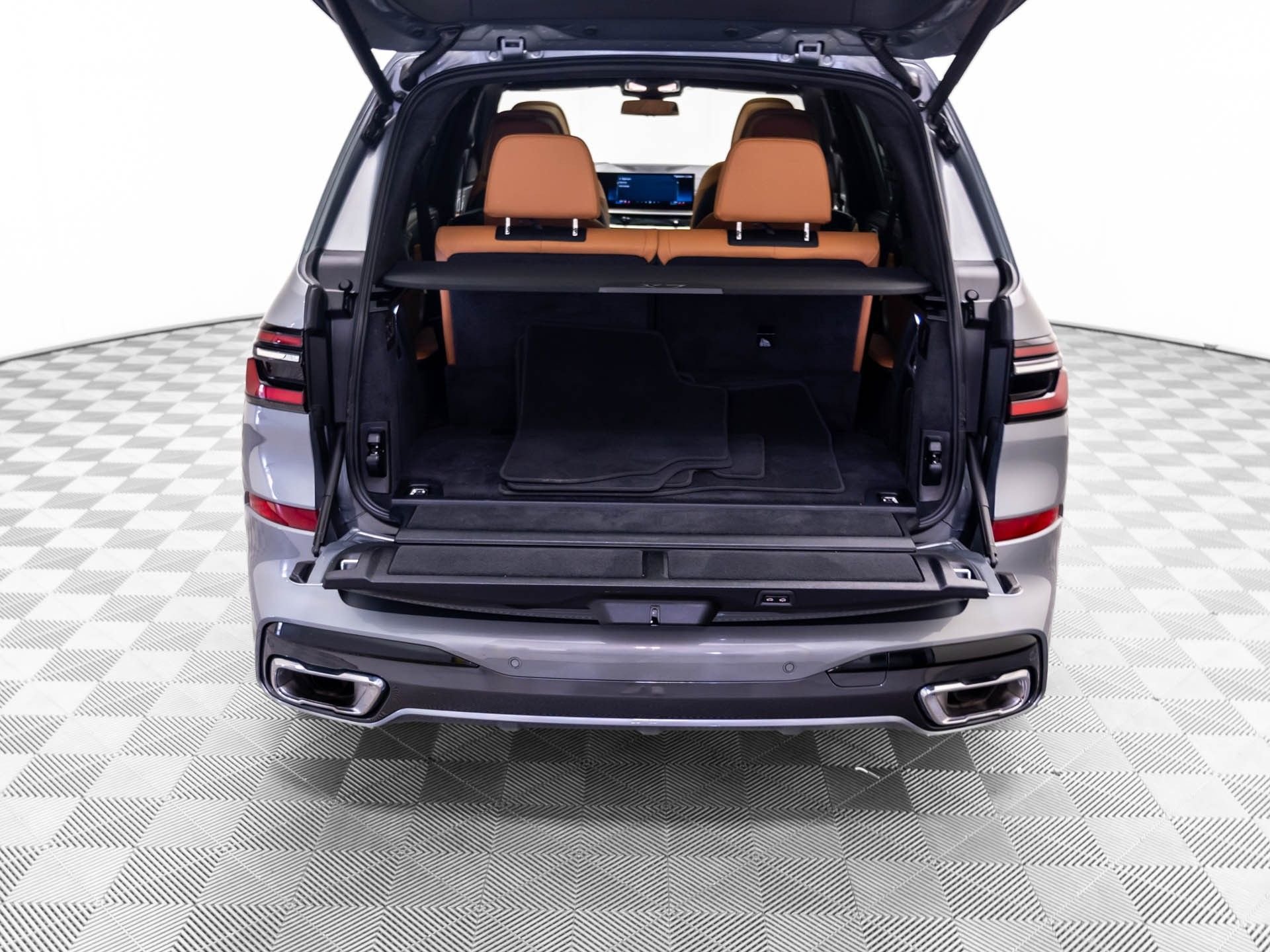 Certified Used 2026 Skyscraper Grey Metallic BMW xDrive40i image 37