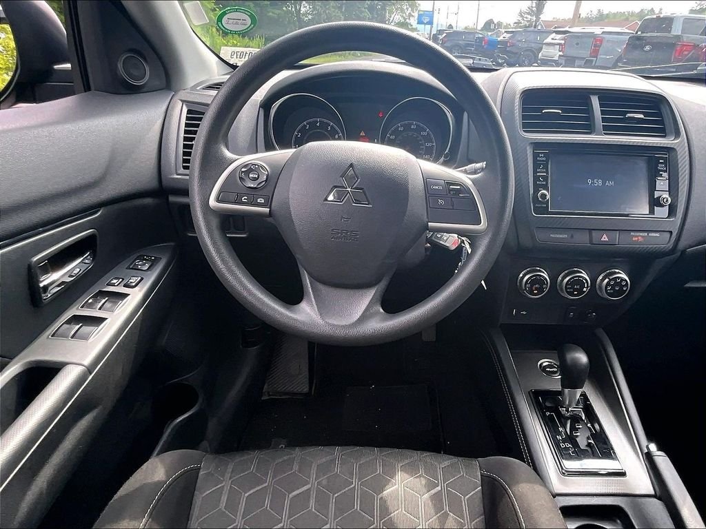 Used 2025 Alloy Silver Metallic Mitsubishi  image 17