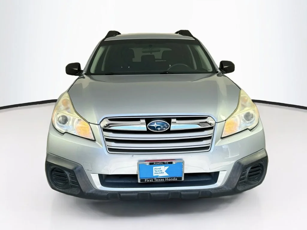 Used 2013 Silver Subaru 2.5i image 2