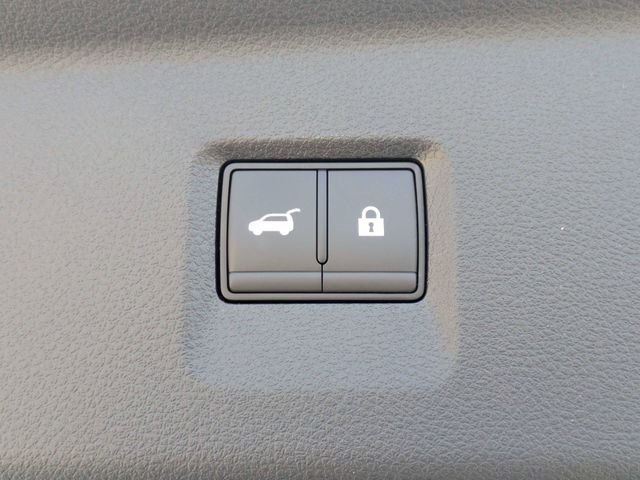 New 2027 RADIANT WHITE INFINITI Pure FWD image 13