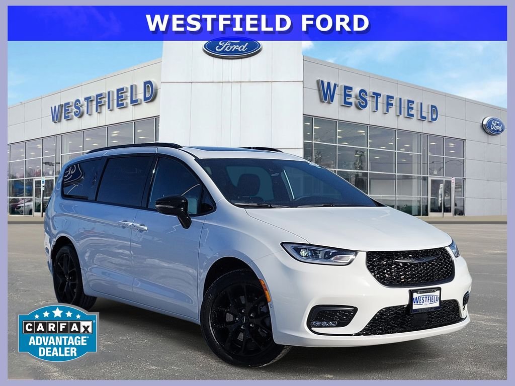 2025 Chrysler Pacifica Limited AWD's photo