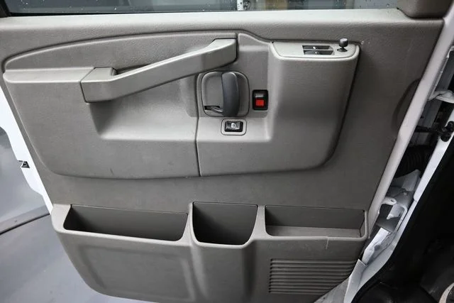 2021 Chevrolet Express Cargo Work Van - Photo 20