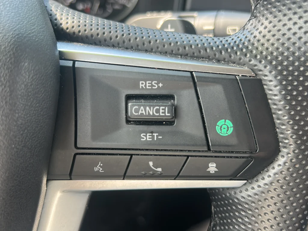 Used 2024 Silver Mitsubishi SE image 17