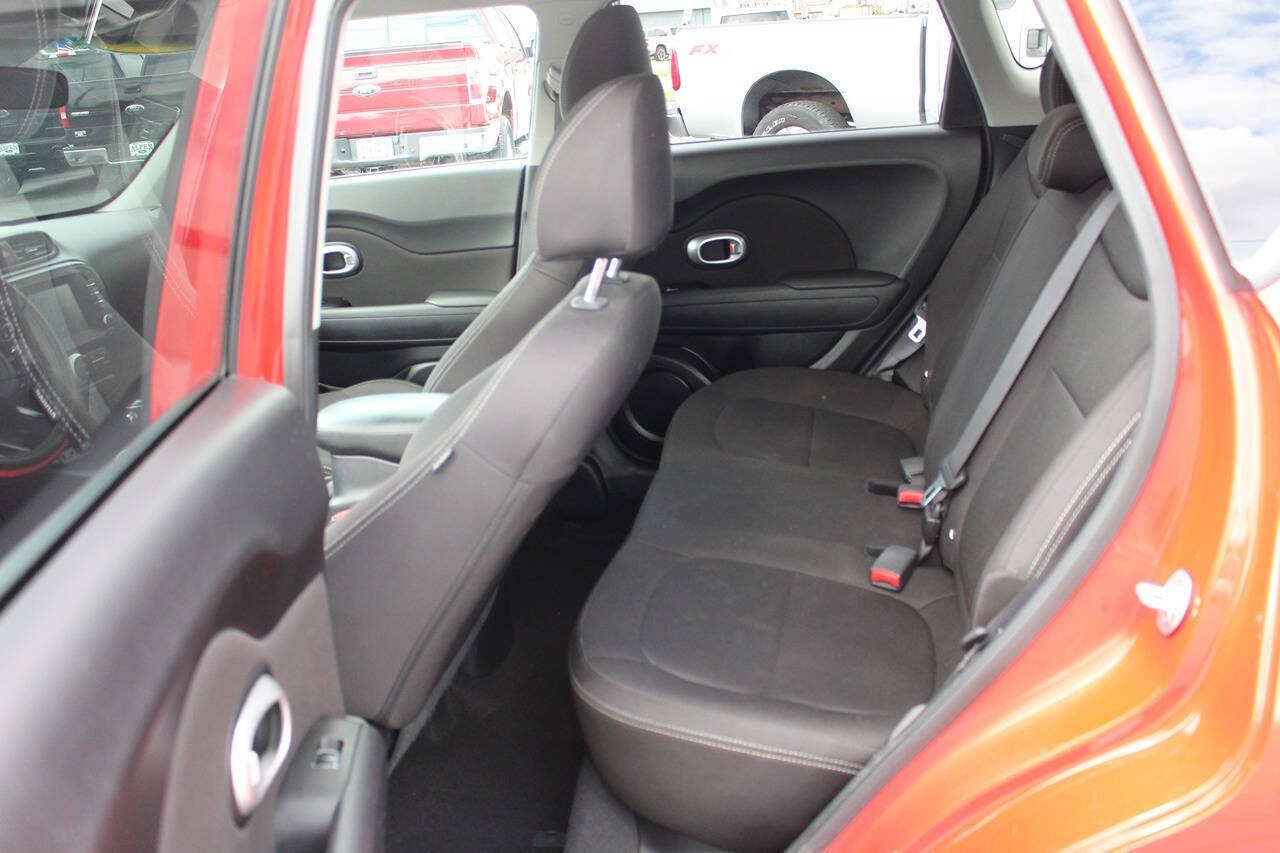 Used 2019 Inferno Red Kia Base 4dr Crossover 6A image 9