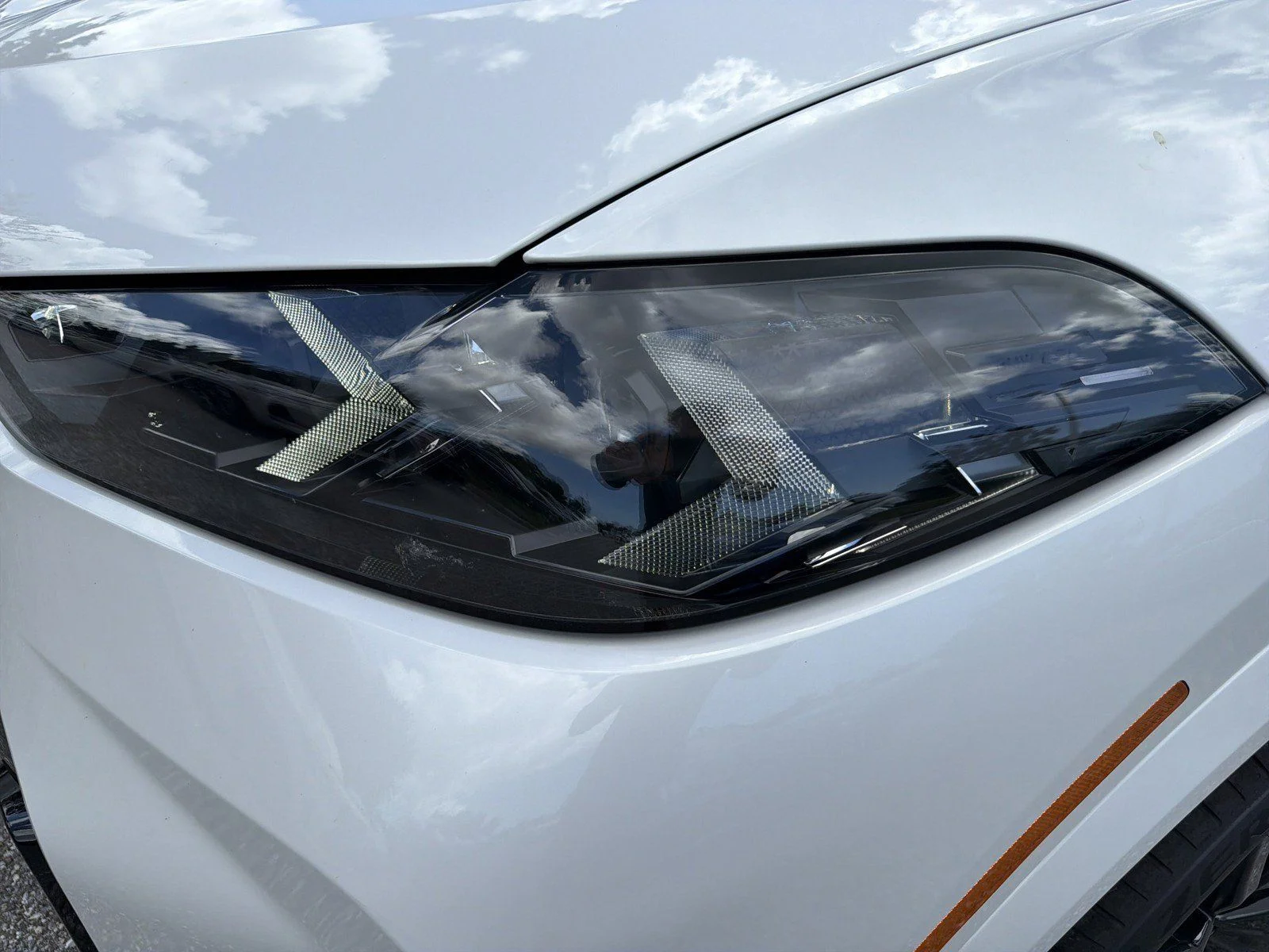 New 2026 Mineral White Metallic BMW xDrive40i image 11