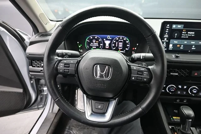 Used 2025  Honda Touring image 12
