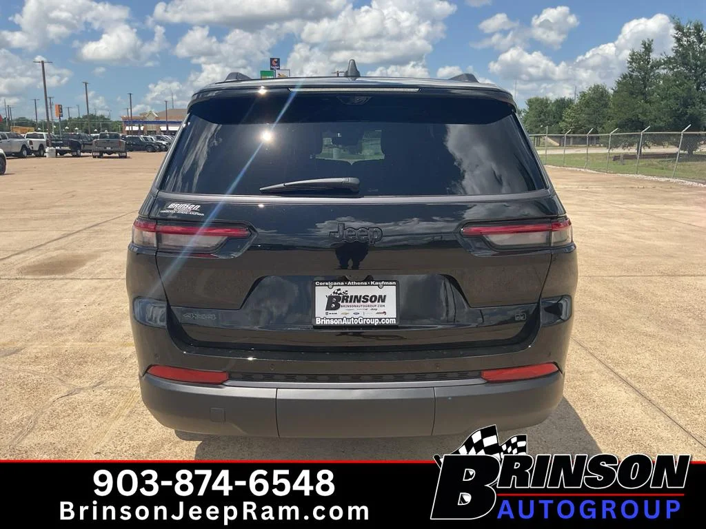 New 2026 Diamond Black Crystal Pearl-Coat Exterior Paint Jeep 85th Anniversary Edition image 4
