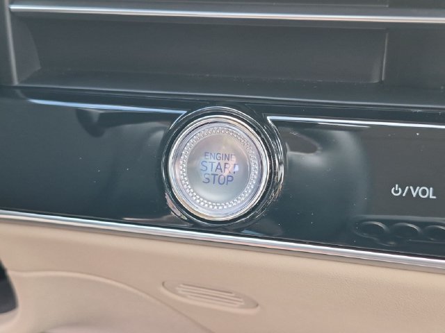 2026 GENESIS GV70 Standard - Photo 17