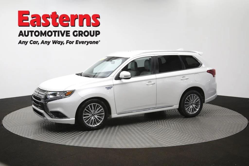 Used 2020 White Mitsubishi SEL image 57
