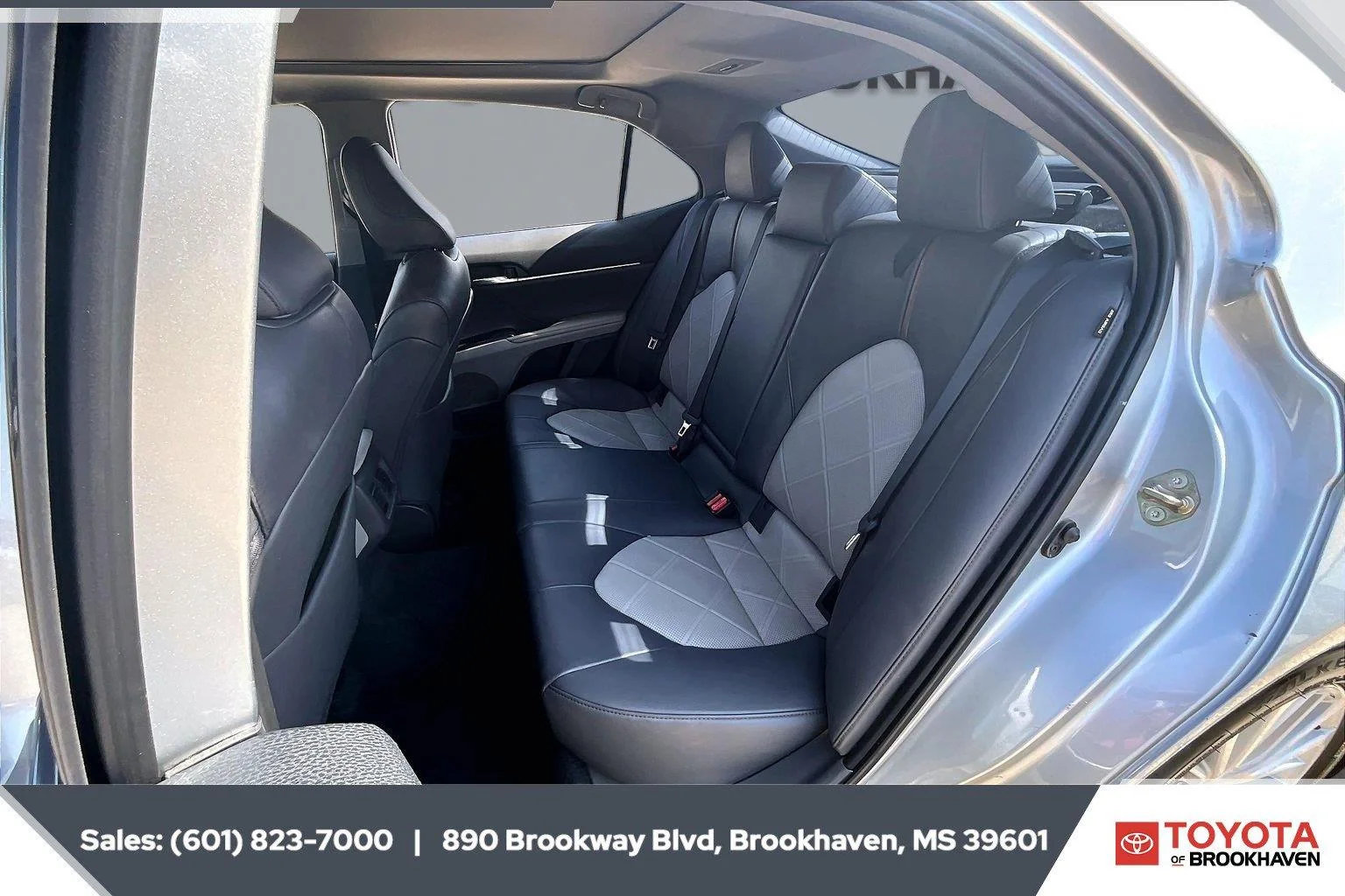 Used 2019 Celestial Silver Metallic Toyota XLE image 19