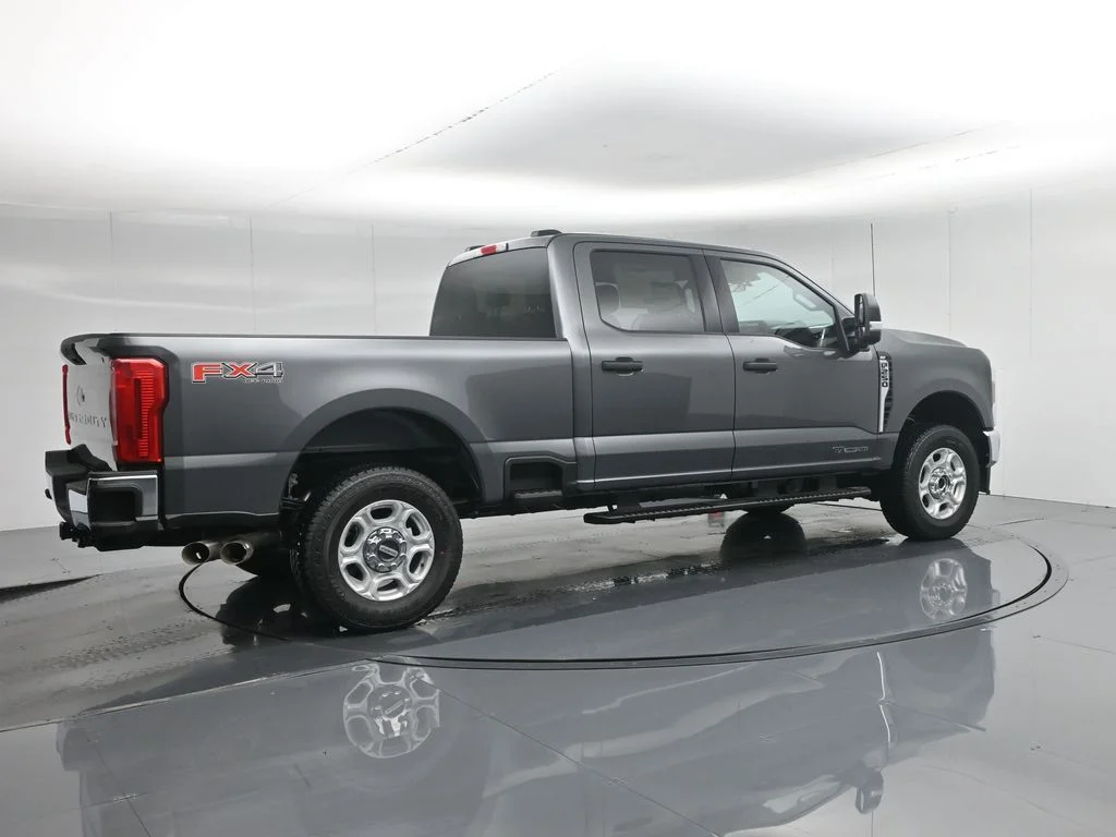 New 2026 Carbonized Gray Metallic Ford XLT image 27