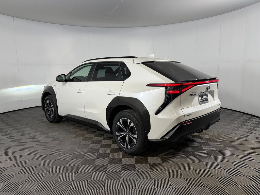 Used 2025 Beige Toyota XLE image 10