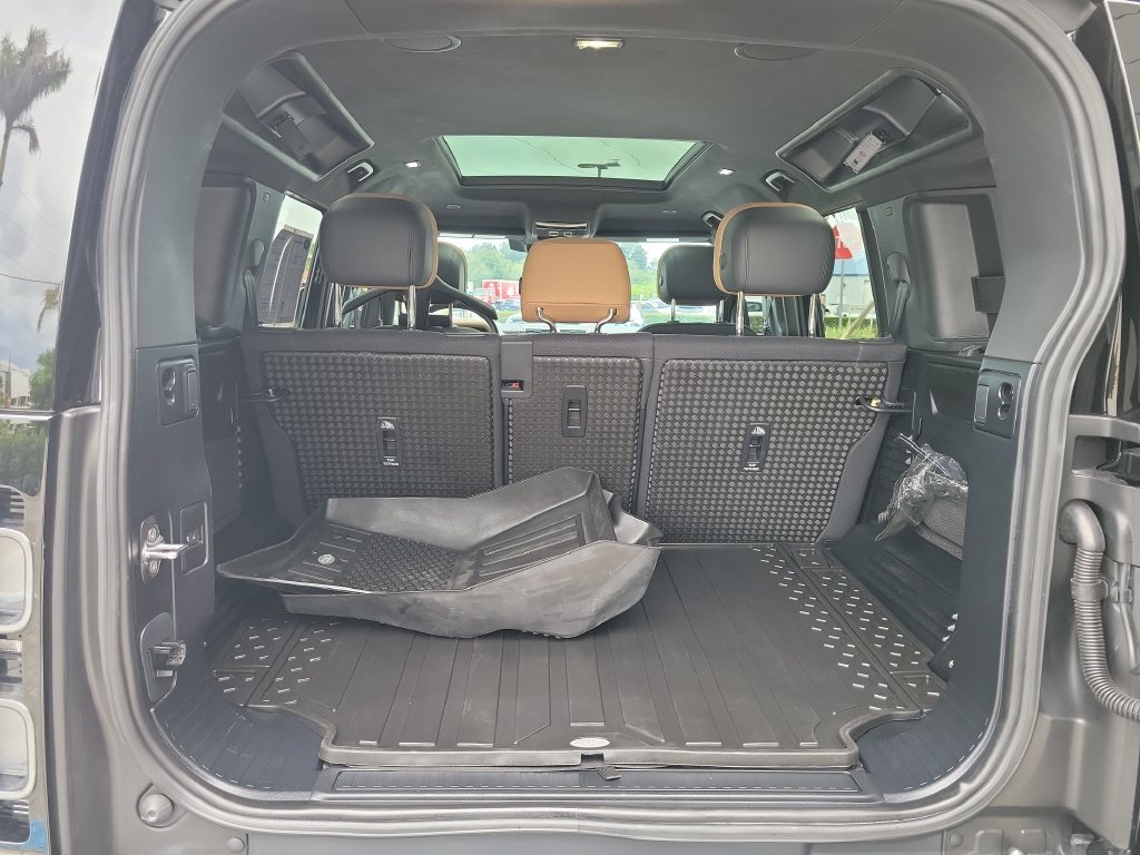 Certified Used 2025 Black Land Rover X image 11