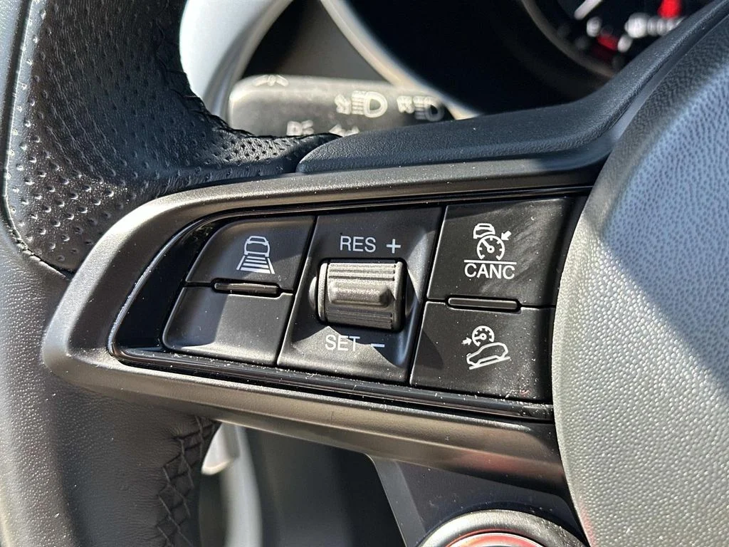 2024 Alfa Romeo Stelvio Veloce - Photo 28