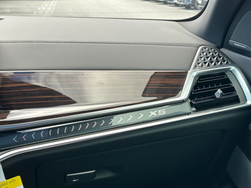 New 2026 Mineral White Metallic BMW xDrive50e image 26