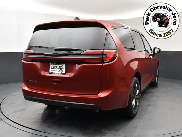 New 2026 Red Hot Pearl-Coat Exterior Paint Chrysler Select image 2