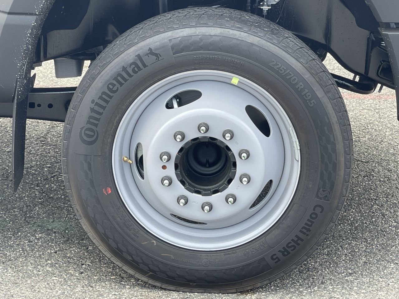 2025 Ford F-550 Super Duty Chassis Cab XL - Photo 10