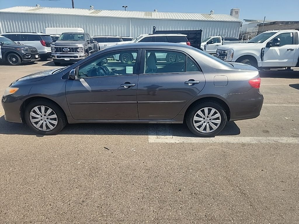 Used 2012 Gray Toyota LE image 10
