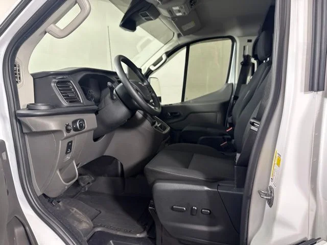Used 2023 Oxford White Ford Base image 11