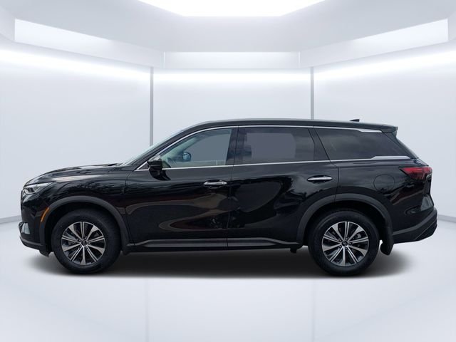 Certified Used 2025 Black INFINITI PURE image 6