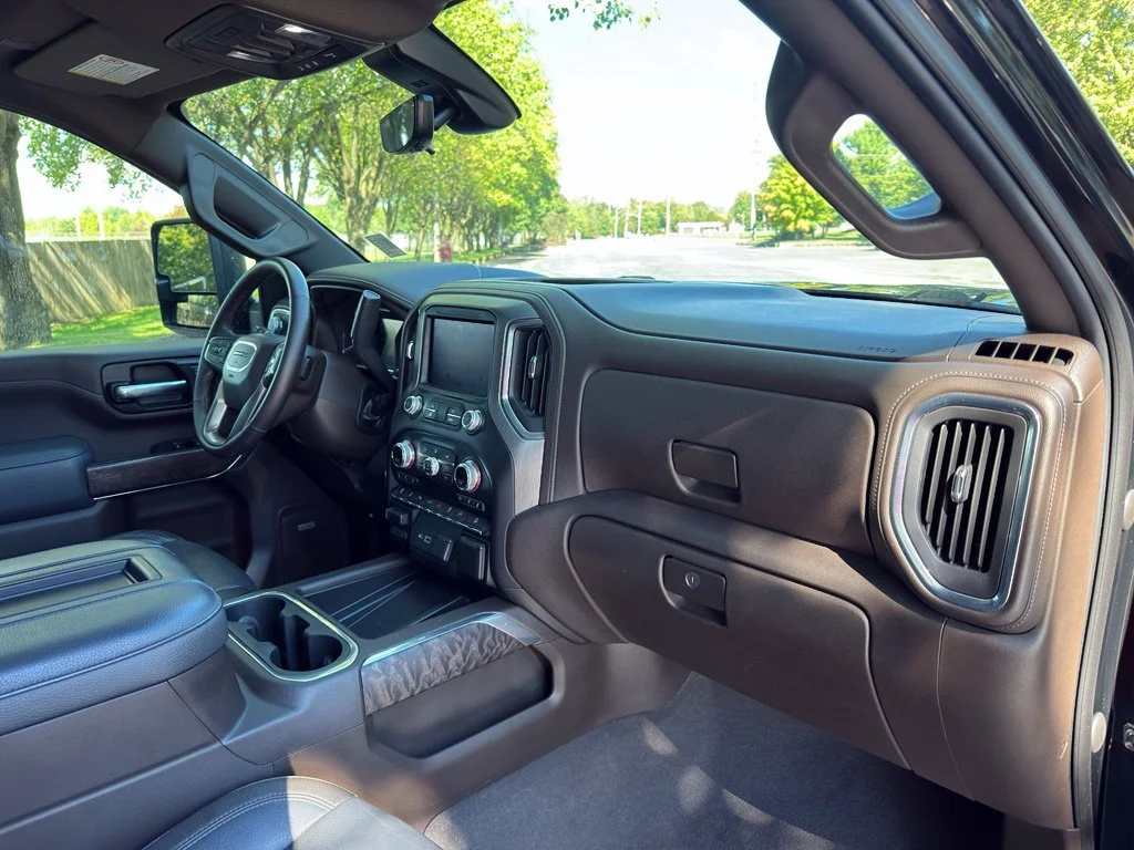 Used 2021 Black GMC Denali image 34