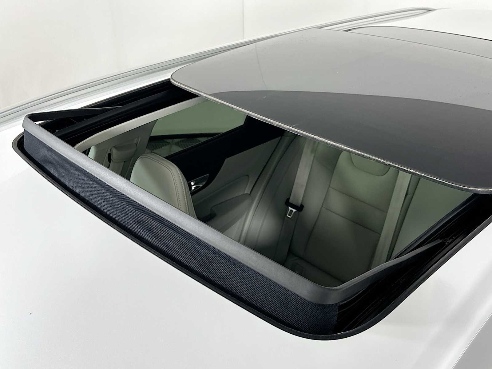 New 2026 Crystal White Volvo Plus image 20