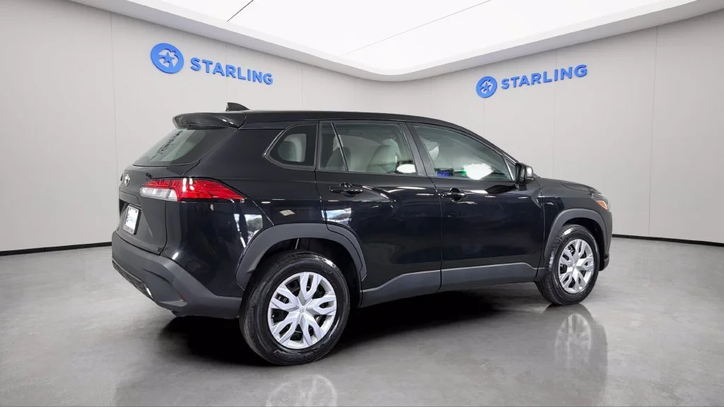 Used 2023 Black Toyota L image 10