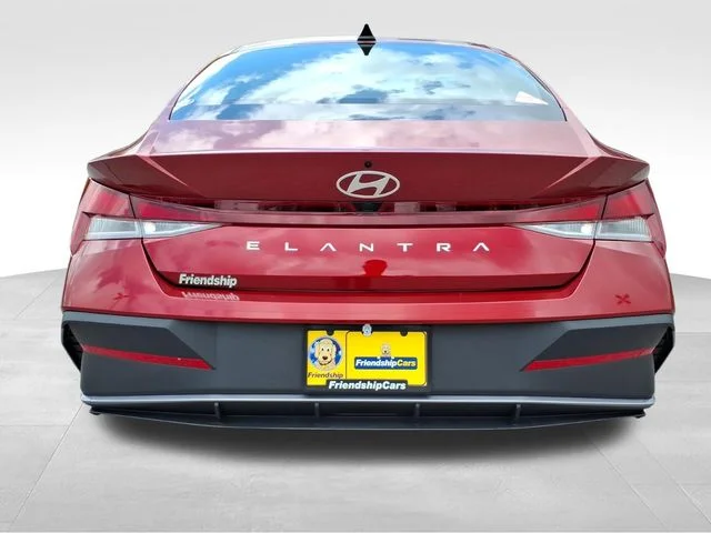 Used 2024 Red Hyundai SEL image 7