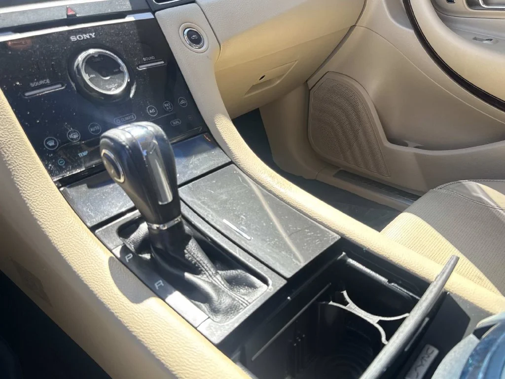 Used 2018 White Ford Limited image 21