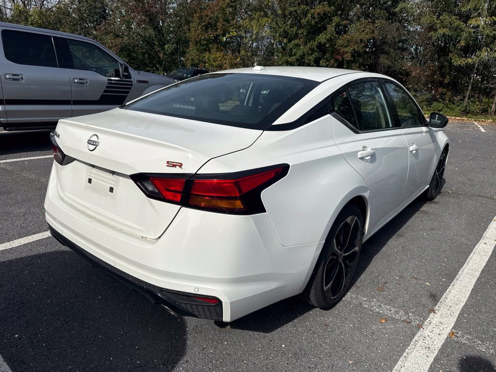 Used 2024 White Nissan 2.5 SR image 4