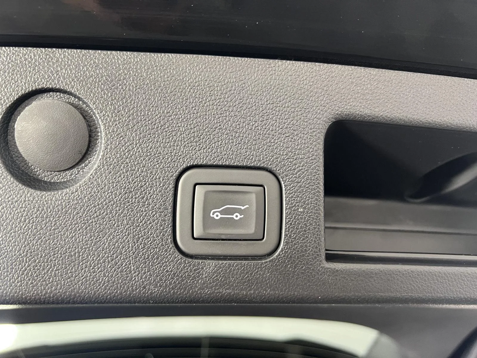 Used 2026 Mosaic Black Metallic Chevrolet LT image 21