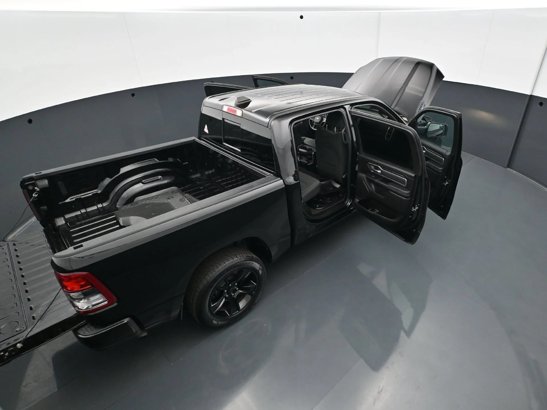 Used 2023 Diamond Black Crystal Pearlcoat Ram Big Horn/Lone Star image 43