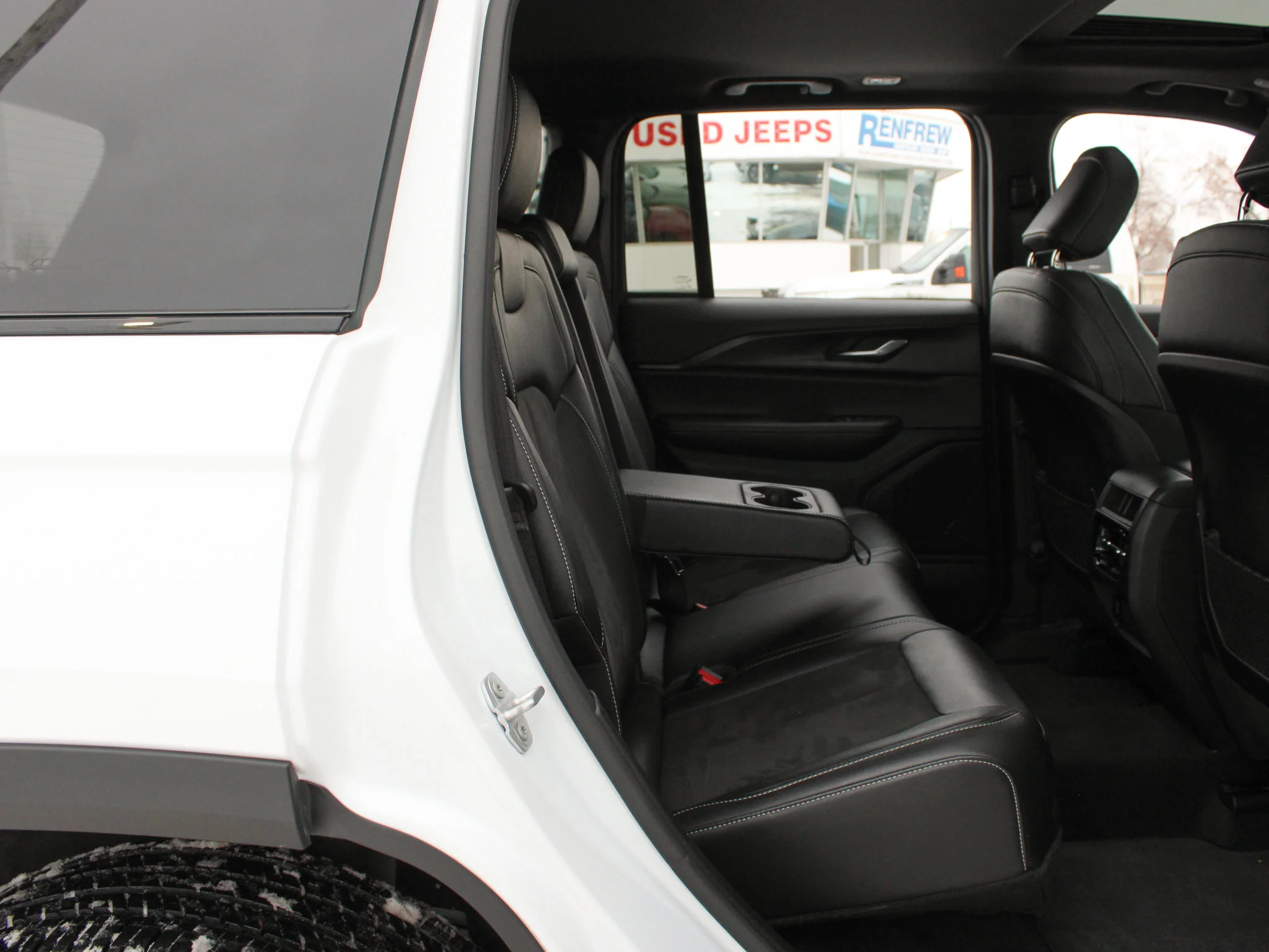 Certified Used 2025 White Jeep Altitude * No Accidents | Trailer Tow Pack | V6 | Adaptive Cruise | Sunroof image 20