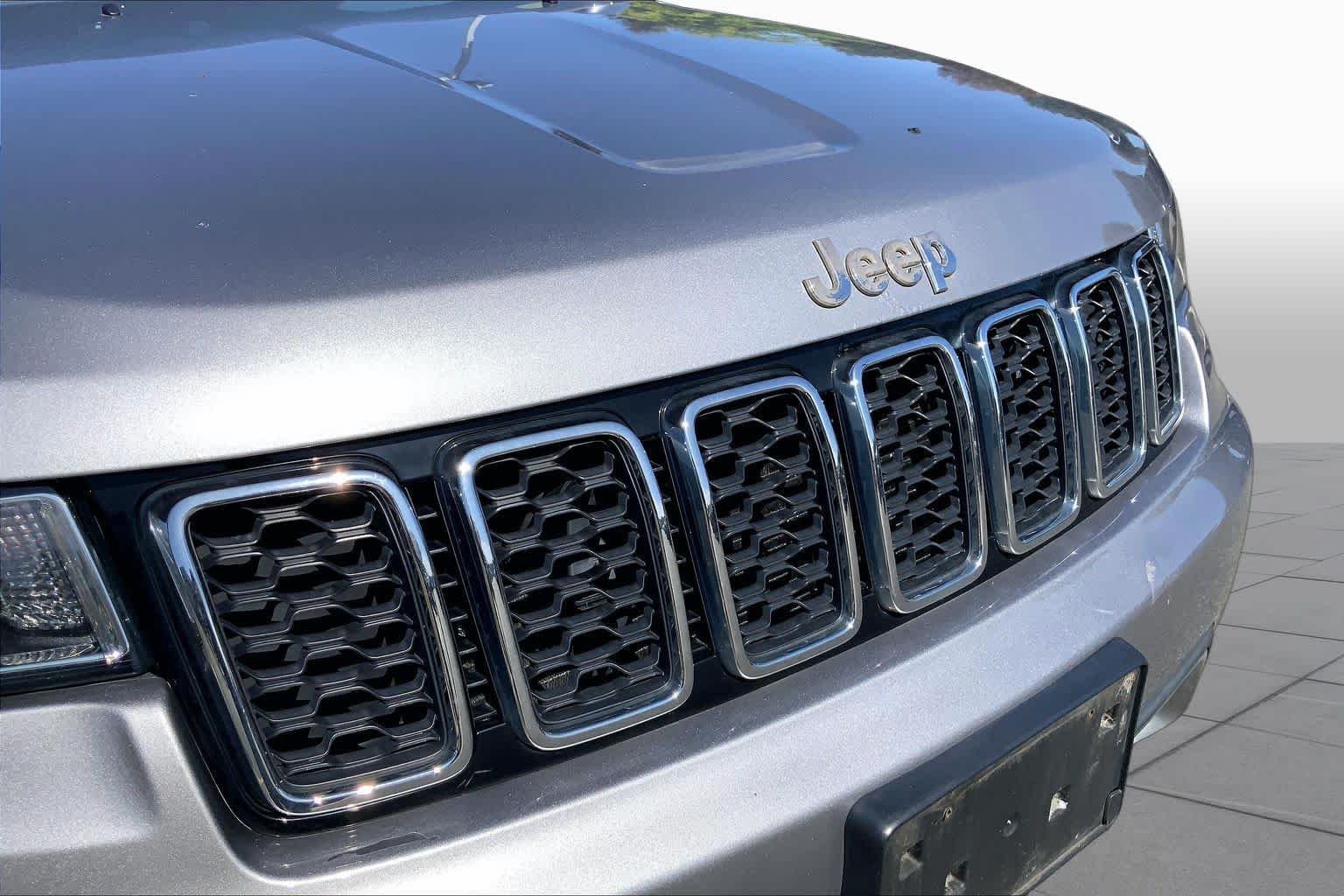 Used 2019 Billet Silver Metallic Clear Coat Jeep Limited image 30