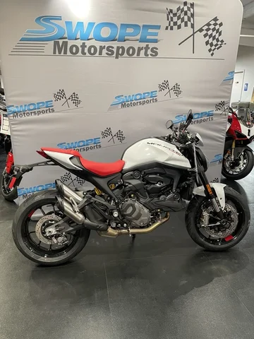 2024 Ducati Monster Plus 