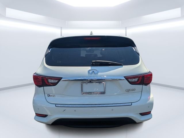 Used 2019 White INFINITI LUXE image 4