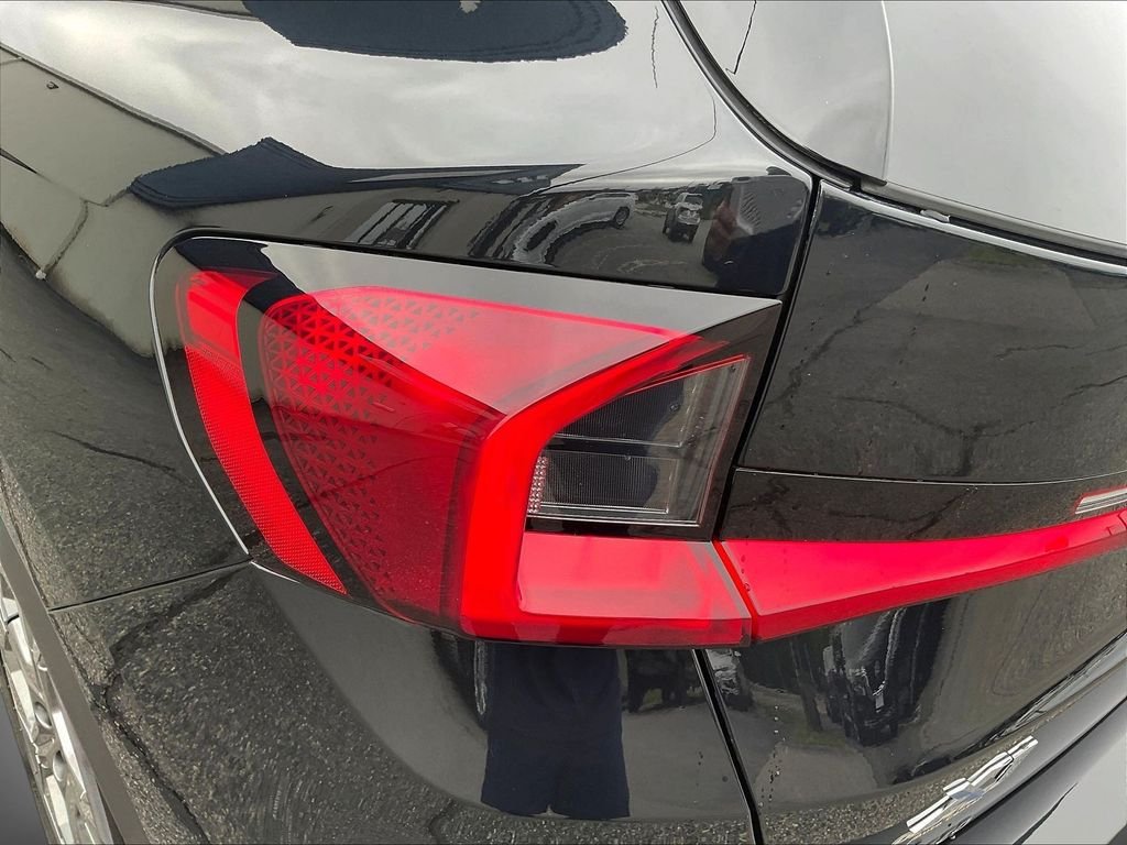 Used 2023 Black BMW xDrive28i image 25